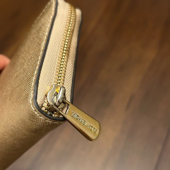 Michael Kors Zip Around Gold Leather Full Size Wallet - Picture 8 of 16